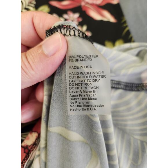 BLOOMS IN THE CITY Sleeveless Halter Maxi Dress Womens L Black Red Floral Lilies - Picture 5 of 10